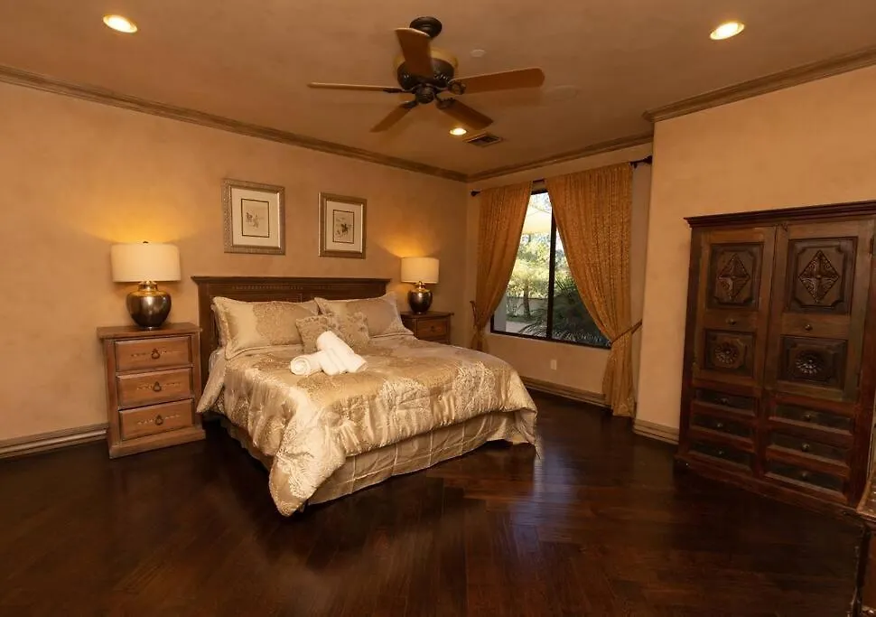 Camelback Mountain Mansion In Paradise Valley, Az Scottsdale